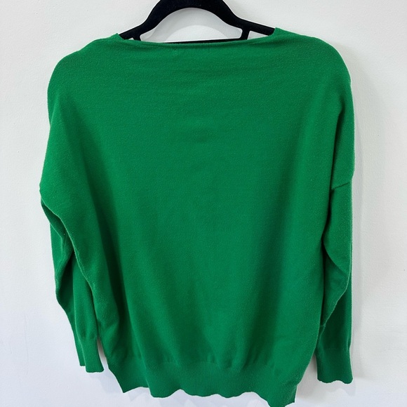 BaeVely Women’s Green V-Neck Sweater - S - Picture 3 of 7